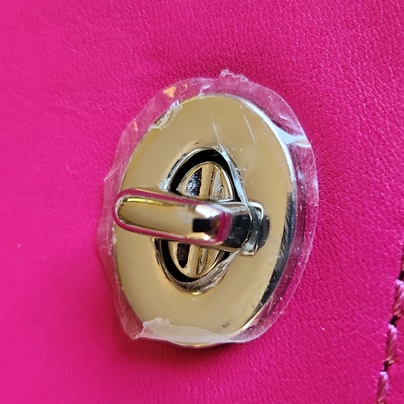 New NWOT Coach Legacy Leather Fuchsia Pink Penny Crossbody Purse 19914 RARE! - Picture 5 of 15